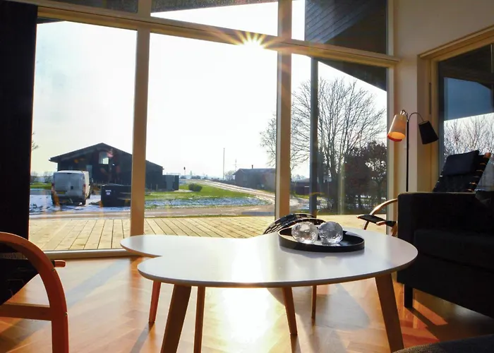 Three-bedroom In Hébergement de vacances